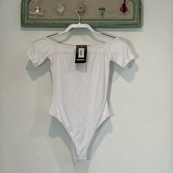 MISSPAP.CO.UK OFF THE SHOULDER WHITE BODYSUIT WOMENS SIZE 6 new w tags - Picture 1 of 5